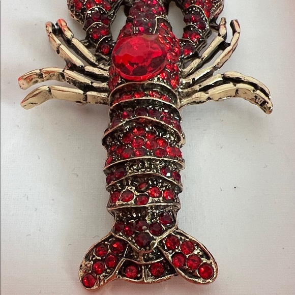 Piper K | Lobster Brooch 🦞 - Picture 5 of 8